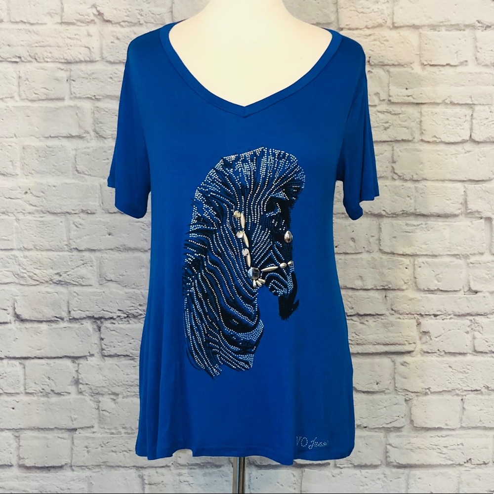 VO Jeans | V-Neck Super Soft Zebra Graphic Tee